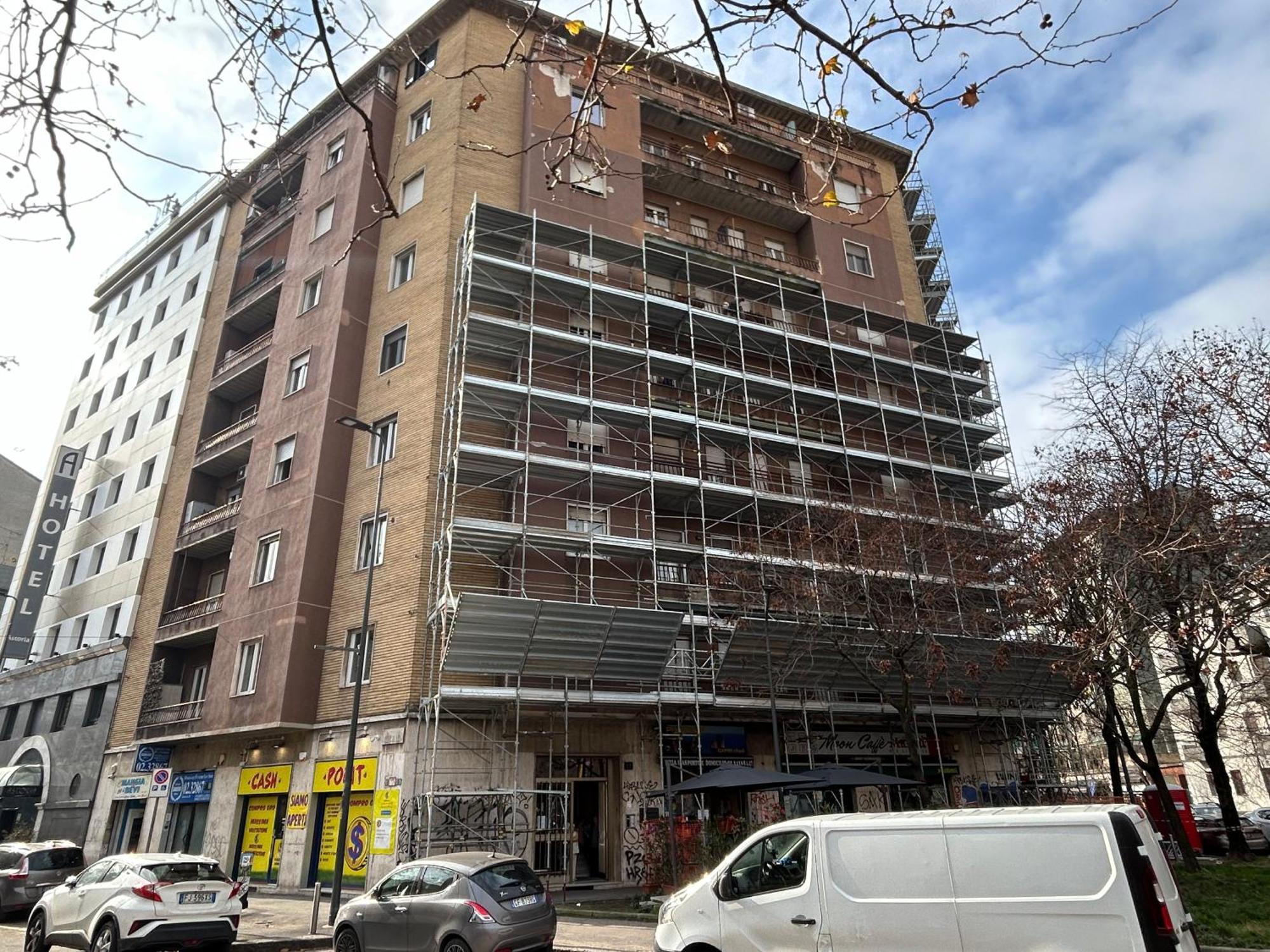 Fiore Milanese - San Siro, Fiera & City Life - Rinnovamento Facciata Palazzo In Corso Exteriör bild
